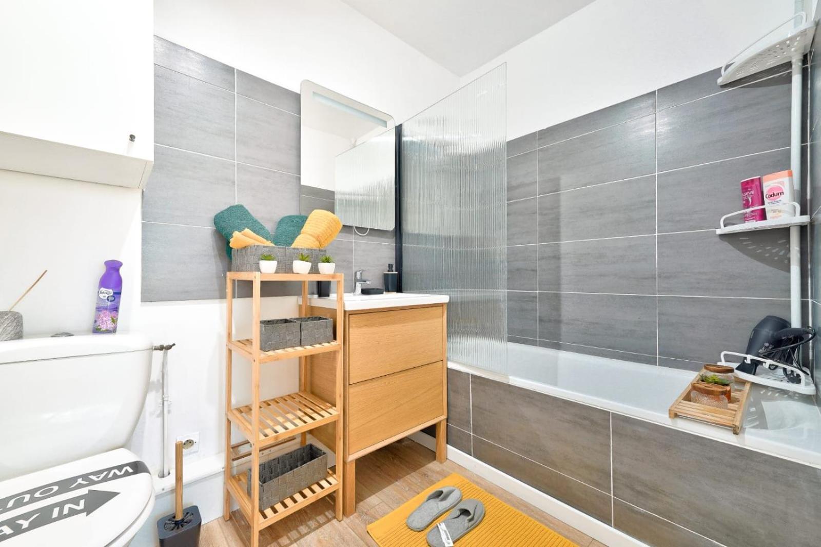Le Cosy Yellow Appartement Lumineux A 5 Min De La Gare D'Evry Avec Parking Gratuit Courcouronnes Exterior photo