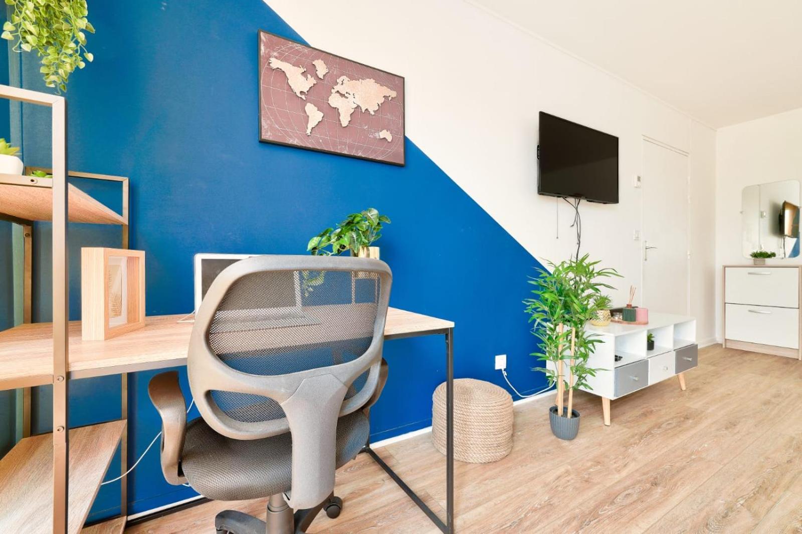 Le Cosy Yellow Appartement Lumineux A 5 Min De La Gare D'Evry Avec Parking Gratuit Courcouronnes Exterior photo